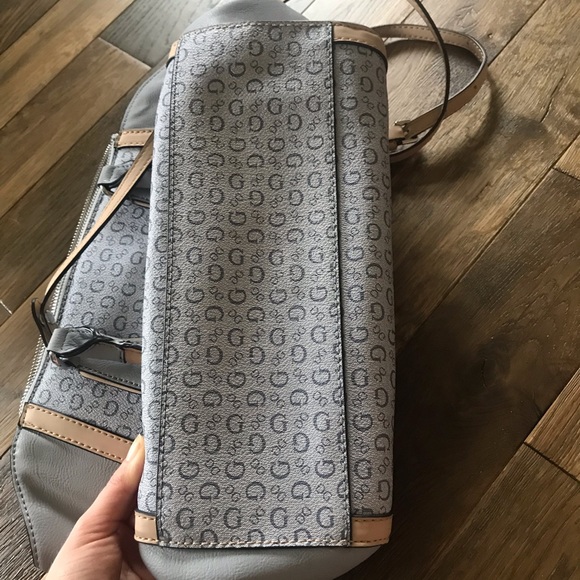 Blue/Tan vegan handbag from Guess - Picture 9 of 10